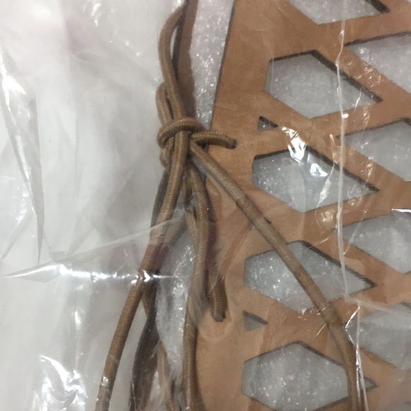 VINCE CAMUTO - Picture 4 of 4